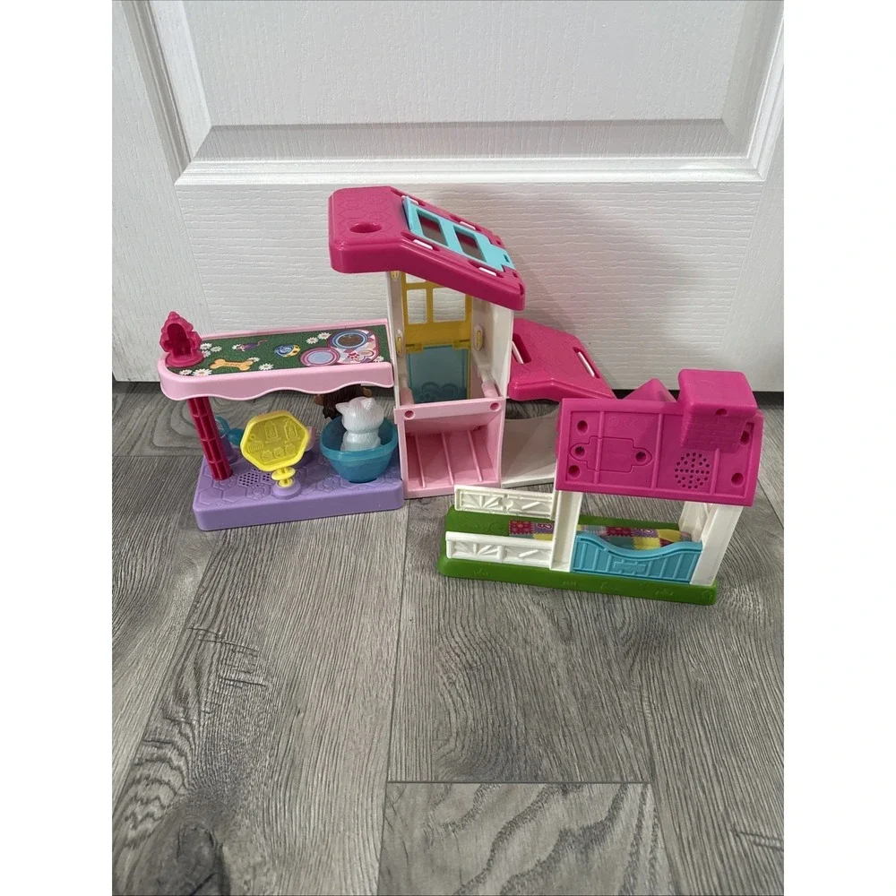 Fisher-Price Little‎ People Barbie Pet Spa & Horse Stable Play sets